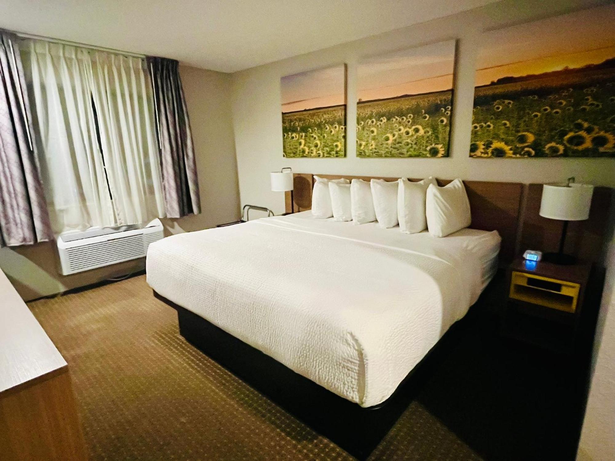 Days Inn By Wyndham Wall Bagian luar foto
